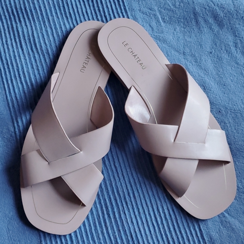 Le Chateau Slide Sandals - Size 10